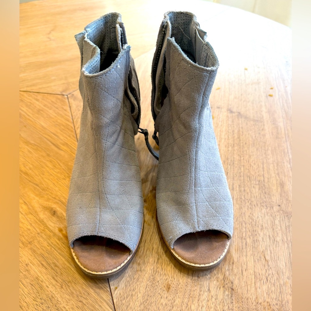 Toms Majorca Quilted Peep Toe Ankle Booties Gray Size 9.5W